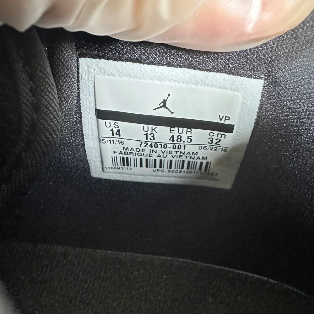 Jordan eclipse black